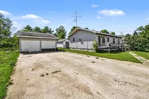 561 Pembroke Dr, Grayling, MI 49738 - Photo 2