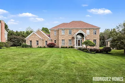 2246 Cascade Lakes Circle SE, Grand Rapids, MI 49546 - Photo 2