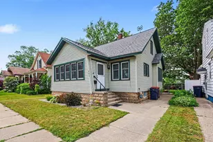 293 W 20th St, Holland, MI 49423 - Photo 2