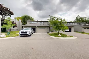 718 Peninsula Ct, Ann Arbor, MI 48105 - Photo 30