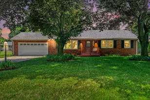 2125 Pawnee Path, Stevensville, MI 49127 - Photo 2
