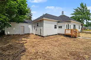 311 N Lavinia St, Ludington, MI 49431 - Photo 2