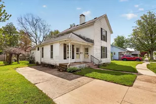 124 Washington St, Sparta, MI 49345 - Photo 2