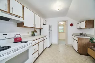 244 5th St, Manistee, MI 49660 - Photo 28