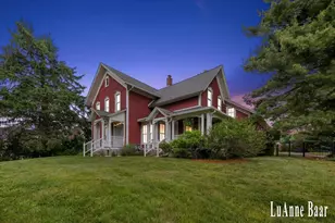 273 W Division St NE, Rockford, MI 49341 - Photo 2