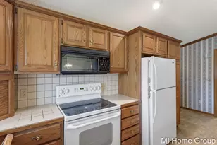 500 E Main Ave, Zeeland, MI 49464 - Photo 16