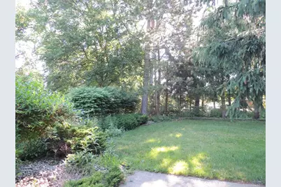 2098 Yorktown Drive, Ann Arbor, MI 48105 - Photo 16