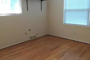 2098 Yorktown Dr, Ann Arbor, MI 48105 - Photo 12