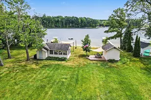 47135 Lakeview Dr, Lawrence, MI 49064 - Photo 4