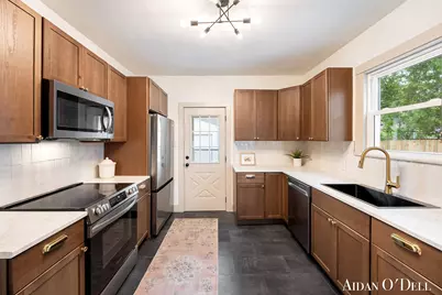 1050 Broadway Avenue NW, Grand Rapids, MI 49504 - Photo 8