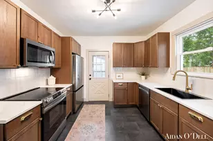 1050 Broadway Ave NW, Grand Rapids, MI 49504 - Photo 8