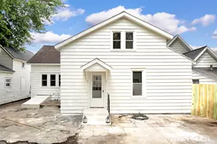 1050 Broadway Ave NW, Grand Rapids, MI 49504 - Photo 26