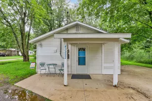 47202 N Sunset Cir, Bloomingdale, MI 49026 - Photo 1