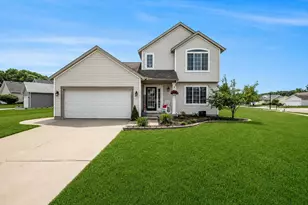 730 Splitrail Ave NW, Grand Rapids, MI 49504 - Photo 2
