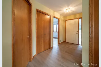 1946 Lakeview Drive, Zeeland, MI 49464 - Photo 6
