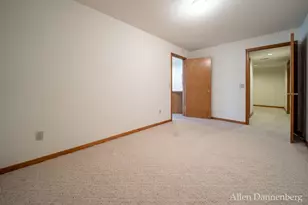 1946 Lakeview Dr, Zeeland, MI 49464 - Photo 44