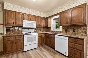 709 Brookside Dr, Otsego, MI 49078 - Photo 6