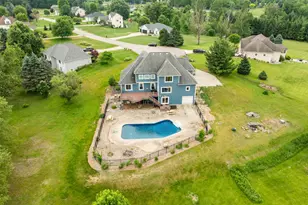 6625 Twin Springs Ct NE, Rockford, MI 49341 - Photo 2