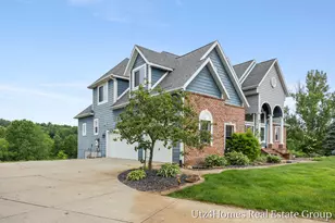 6625 Twin Springs Ct NE, Rockford, MI 49341 - Photo 4