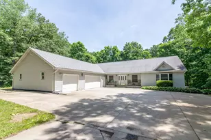 10090 King Hill Ct, Dexter, MI 48130 - Photo 2