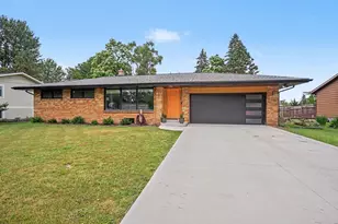1089 Legion Park Dr, Holland, MI 49423 - Photo 2