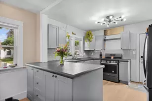 924 Spencer St NE, Grand Rapids, MI 49505 - Photo 6