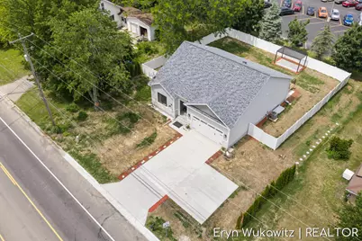 409 6 Mile Road NW, Comstock Park, MI 49321 - Photo 34