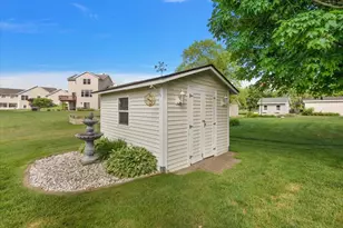 8259 Golfside Dr, Jenison, MI 49428 - Photo 6