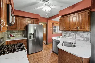 560 State St, Holland, MI 49423 - Photo 12