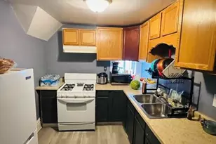 944 Caulfield Ave SW, Grand Rapids, MI 49503 - Photo 4