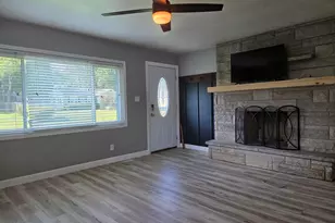 125 Peachtree Dr, Battle Creek, MI 49015 - Photo 2
