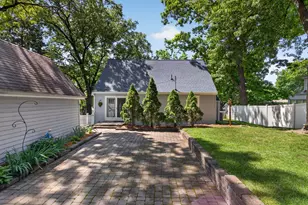 732 Lawrence St, Jackson, MI 49203 - Photo 32