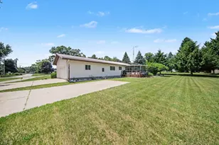 4555 Clinton Rd, Jackson, MI 49201 - Photo 26