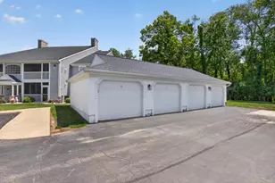 864 W Barrington Cir, Jackson, MI 49203 - Photo 24