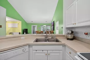 864 W Barrington Cir, Jackson, MI 49203 - Photo 4