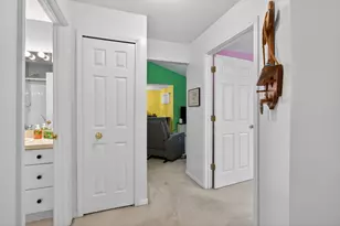 864 W Barrington Cir, Jackson, MI 49203 - Photo 12