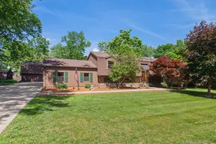 3165 N Grove Dr, Monroe, MI 48162 - Photo 2