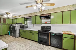 10624 Borgman Ave, Van Buren Township, MI 48111 - Photo 12