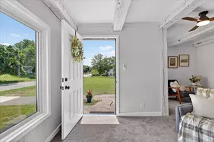 2473 Longstreet Ave SW, Wyoming, MI 49509 - Photo 4