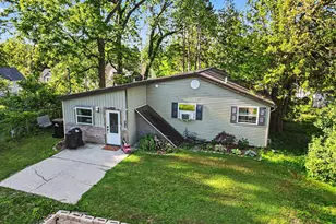 240 W Amy St, Hastings, MI 49058 - Photo 4