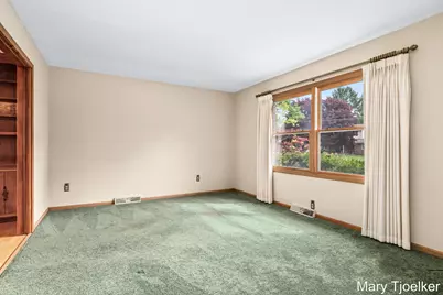 6155 Blythefield Avenue NE, Rockford, MI 49341 - Photo 12