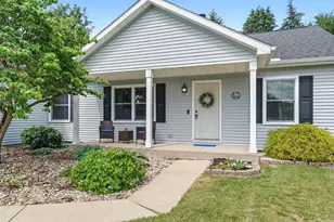 1114 Meadowsweet Ln, Vicksburg, MI 49097 - Photo 2