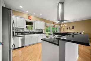 4823 Pleasant Meadow Circle, Saint Joseph, MI 49085 - Photo 14