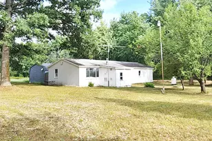 383 W 8 Mile Rd, White Cloud, MI 49349 - Photo 8