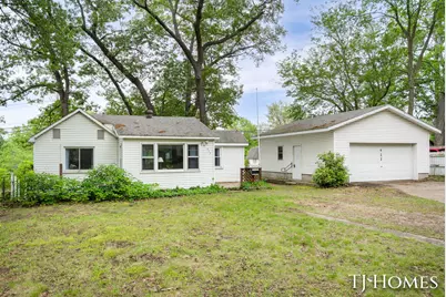 423 Collins Avenue, Muskegon, MI 49444 - Photo 1