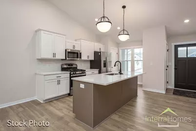 1595 N Village Circle, Kalamazoo, MI 49009 - Photo 6