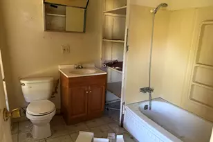 212 W Porter St, Albion, MI 49224 - Photo 8