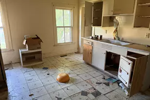 212 W Porter St, Albion, MI 49224 - Photo 6