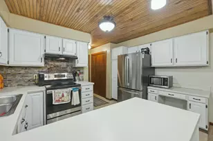 15915 Ryan Dr, Holland, MI 49424 - Photo 10