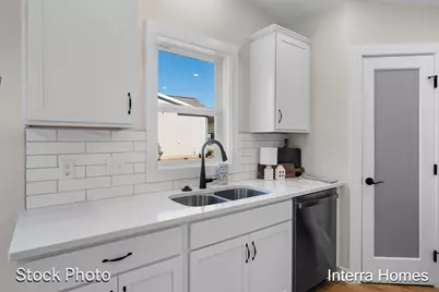 1597 N Village Circle, Kalamazoo, MI 49009 - Photo 8